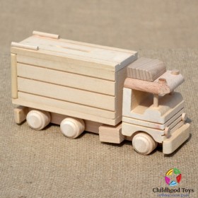 Camion din lemn natur