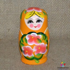 Matrioska lemn galbena