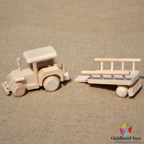 Tractor din lemn cu remorca M1