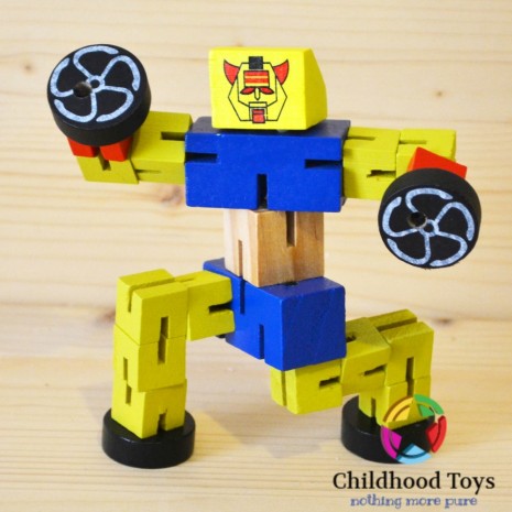 Robot lemn Transformers